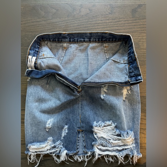 One Teaspoon Blue Distressed Denim Pencil Skirt 24 EUC - Picture 4 of 6